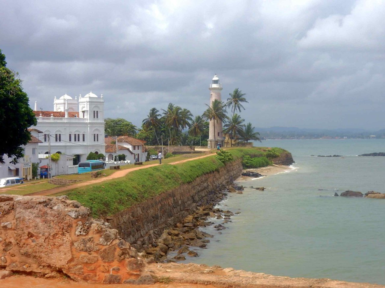 Sri Lanka tours from your country with private driver and vehicle